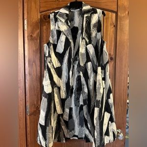 bryn Walker Ladies linen sleeveless long jacket.